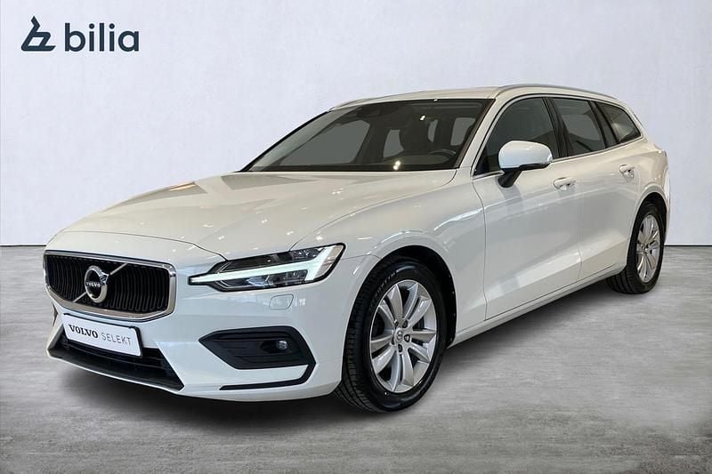Vit Begagnad 2021 Volvo V60 Momentum Kombi | 289 900 kr (Marknadspris) - Bild 1/3