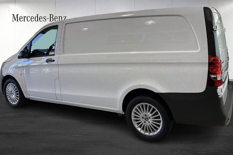 Begagnad Mercedes e-Vito 85 kW (116 HK) 2024 Vit (white) Minibuss
