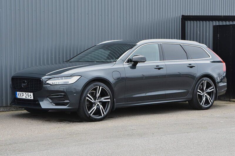 Grå Begagnad 2018 Volvo V90 R-Design Kombi | 369 900 kr (Lite dyr) - Bild 1/4