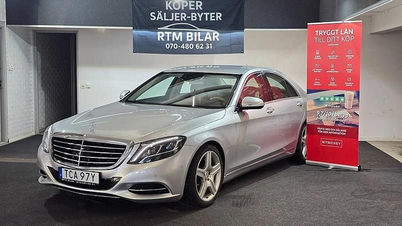 Ljusgrå Begagnad 2014 Mercedes S350 Sedan | 269 900 kr (Marknadspris) - Bild 1/4