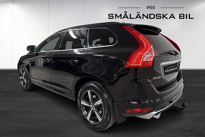 Begagnad Volvo XC60 R-Design 190 HK (139 kW) 2017 Svart SUV