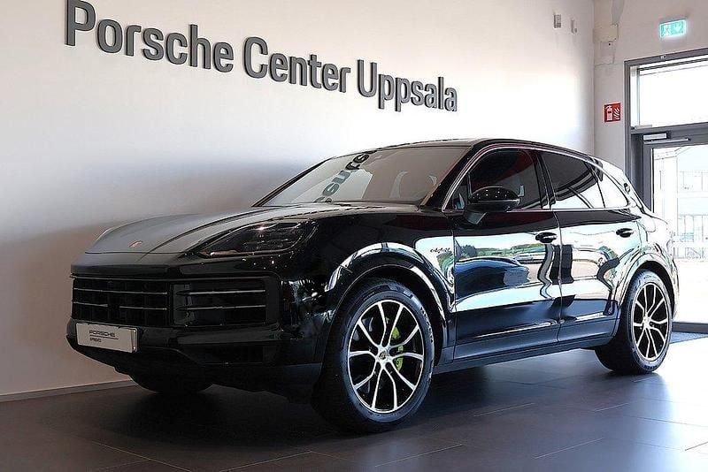 Svart Begagnad 2023 Porsche Cayenne SUV | 1 045 000 kr (Superpris) - Bild 1/4