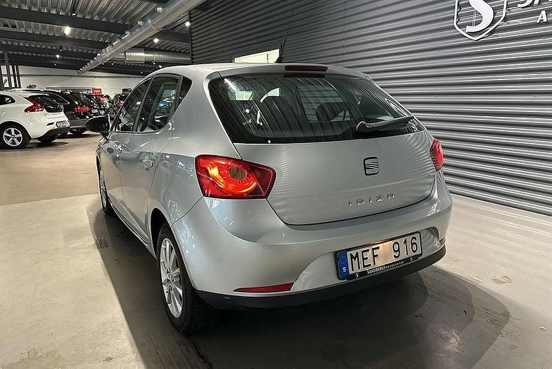 Begagnad Seat Ibiza Style 86 HK (63 kW) 2011 Silver Halvkombi