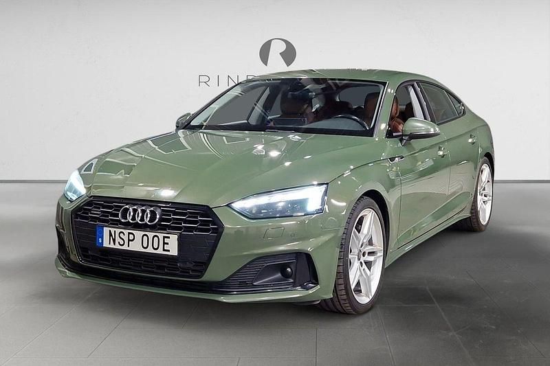 Grön Begagnad 2020 Audi A5 Sportback Comfort Halvkombi | 299 900 kr (Marknadspris) - Bild 1/3