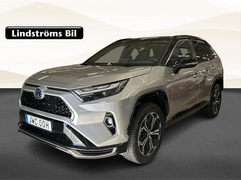 Grå Begagnad 2025 Toyota RAV4 Style SUV | 545 000 kr (Bra pris) - Bild 1/3