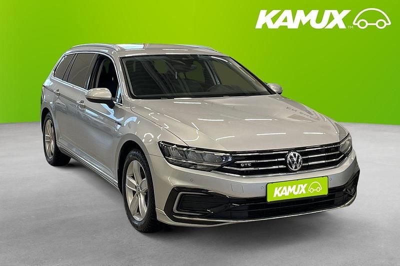 Silver Begagnad 2020 VW Passat GTE | 238 900 kr (Marknadspris) - Bild 1/3
