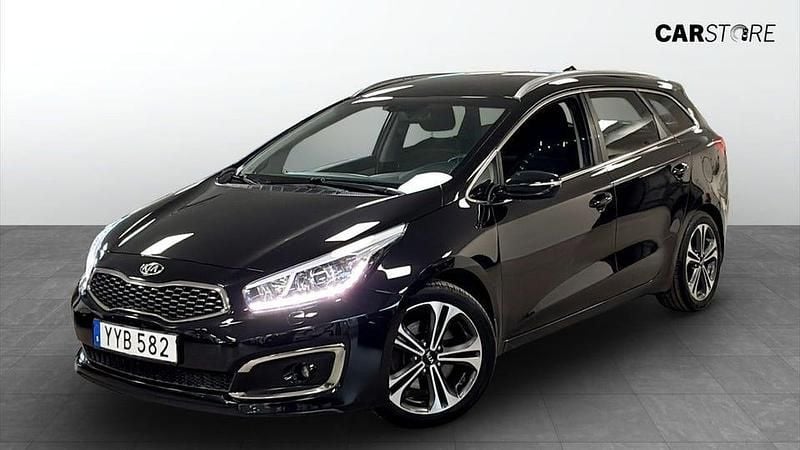 Svart Begagnad 2018 Kia Ceed Halvkombi | 144 900 kr (Marknadspris) - Bild 1/4