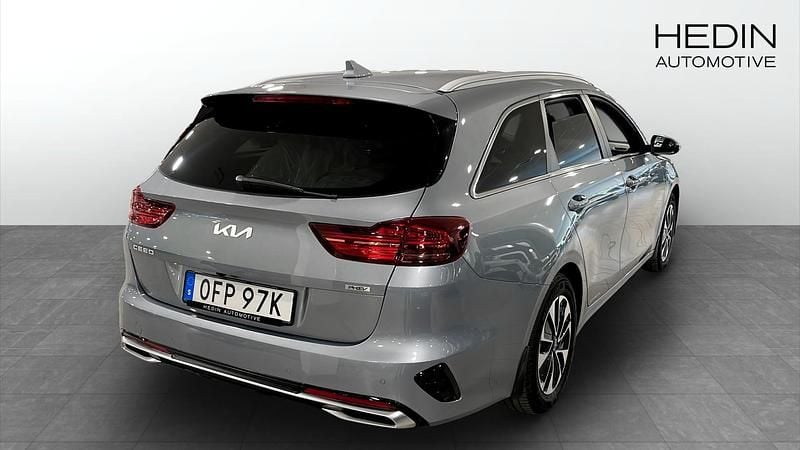 Begagnad Kia Ceed Advance 141 HK (103 kW) 2022 Grå Halvkombi