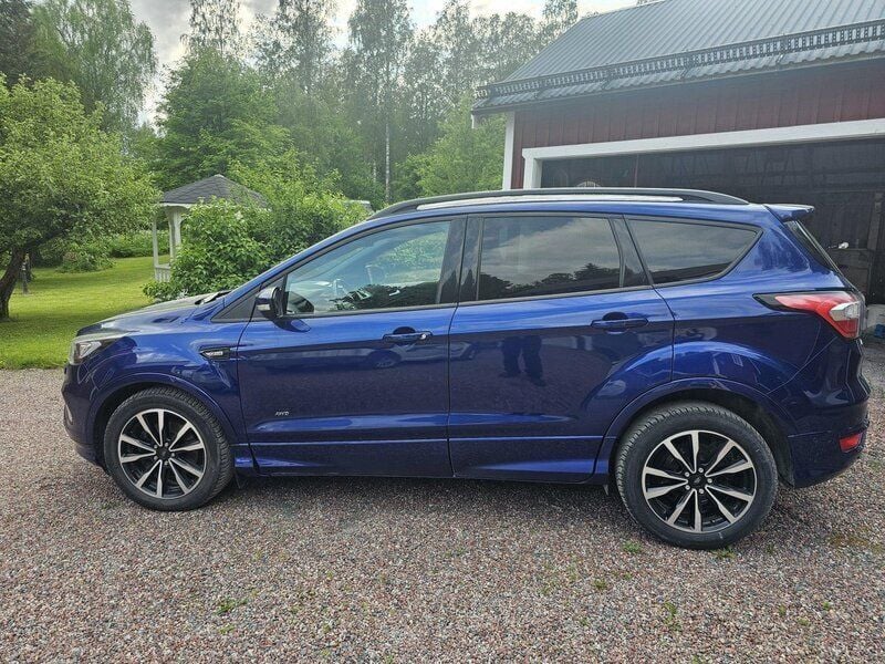 Blå Begagnad 2018 Ford Kuga ST-Line SUV | 159 000 kr (Bra pris) - Bild 1/4
