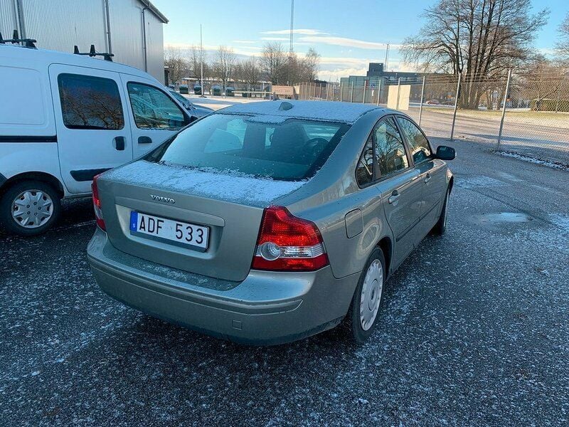 Begagnad Volvo S40 Kinetic 136 HK (100 kW) 2006 Ljusgrön Sedan