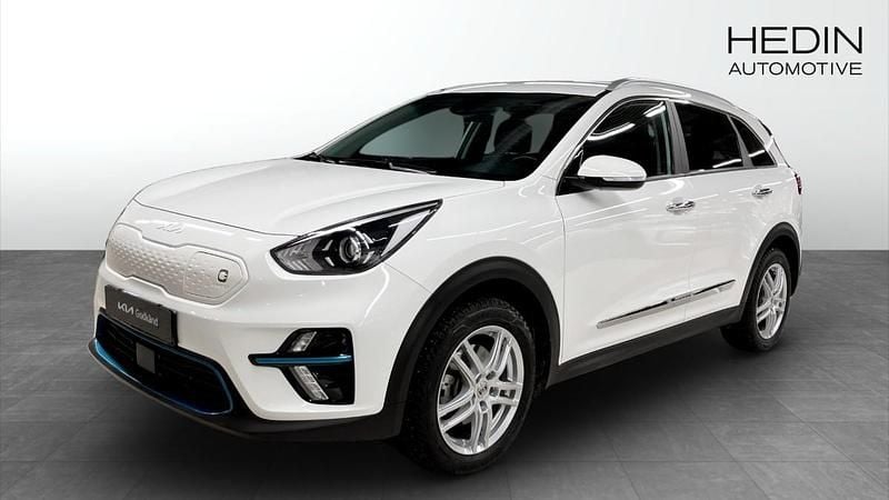 Vit (white) Begagnad 2022 Kia e-Niro Advance SUV | 252 900 kr (Superpris) - Bild 1/4