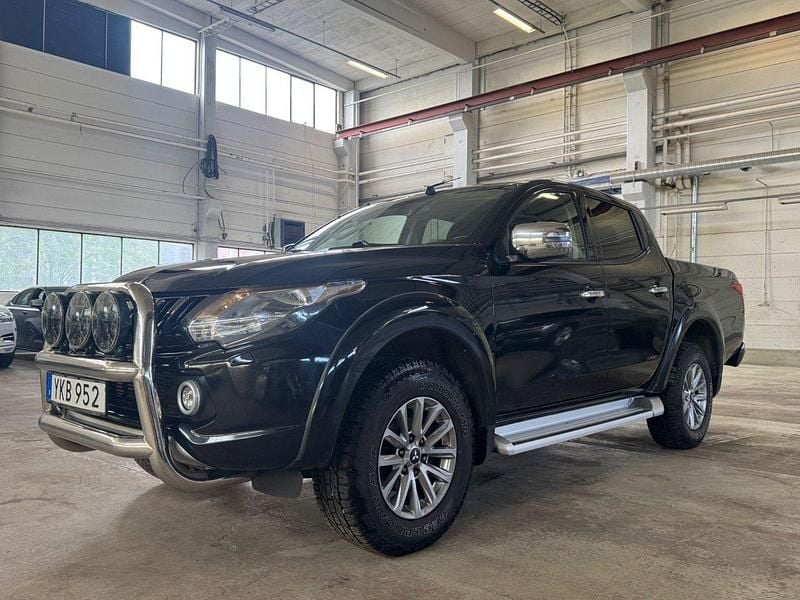 Svart Begagnad 2017 Mitsubishi L200 Pickup | 244 900 kr (Marknadspris) - Bild 1/4