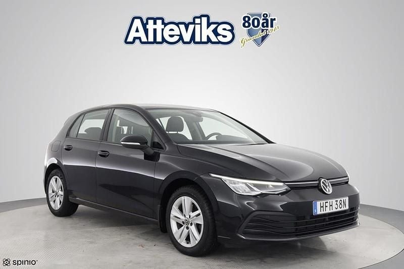 Svart Begagnad 2020 VW Golf VIII Life Halvkombi | 199 800 kr (Marknadspris) - Bild 1/3