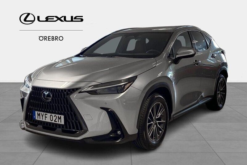 Ljusgrå (grå) Begagnad 2022 Lexus NX350h Executive Line SUV | 499 900 kr (Marknadspris) - Bild 1/4