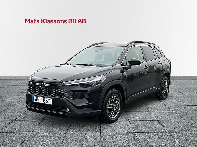 Begagnad Toyota Corolla Cross Style 141 HK (103 kW) 2025 Svart SUV