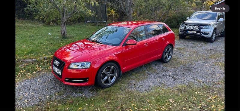 Röd Begagnad 2011 Audi A3 Sportback Attraction Halvkombi | 65 000 kr (Bra pris) - Bild 1/4
