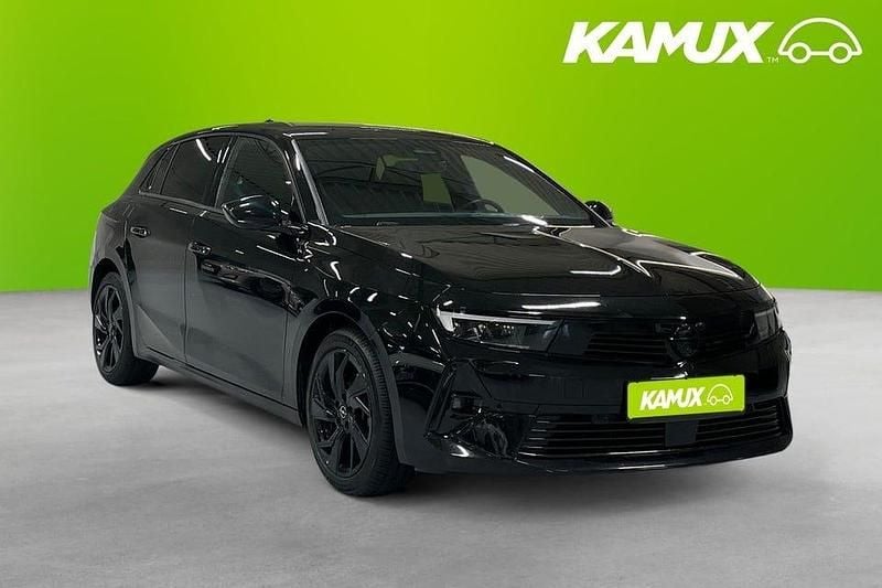 Svart Begagnad 2023 Opel Astra Halvkombi | 212 800 kr (Marknadspris) - Bild 1/3
