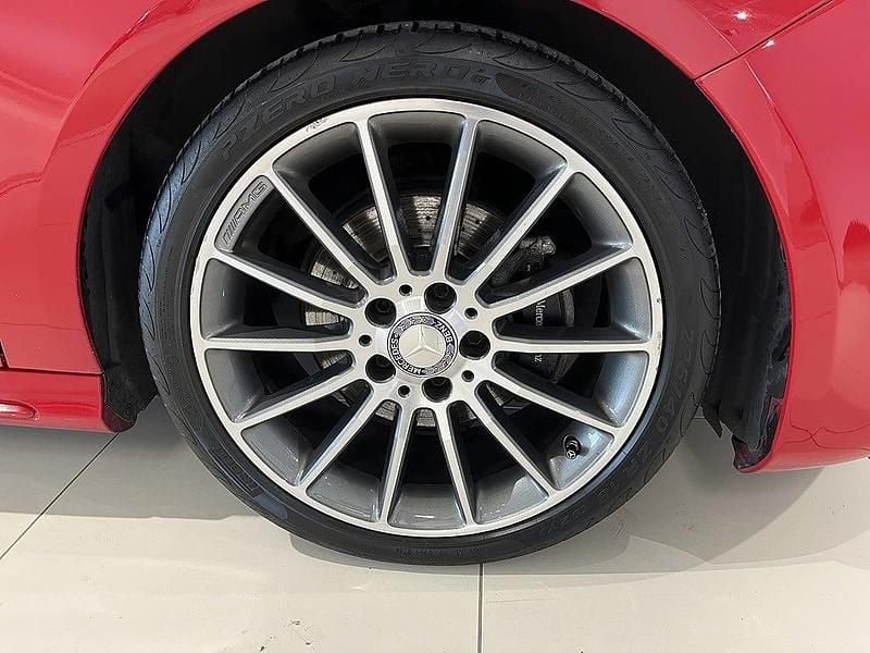 Begagnad Mercedes A180 AMG 123 HK (90 kW) 2017 Röd Halvkombi