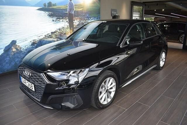 Brilliantsvart Begagnad 2022 Audi A3 Proline | 249 000 kr (Marknadspris) - Bild 1/4