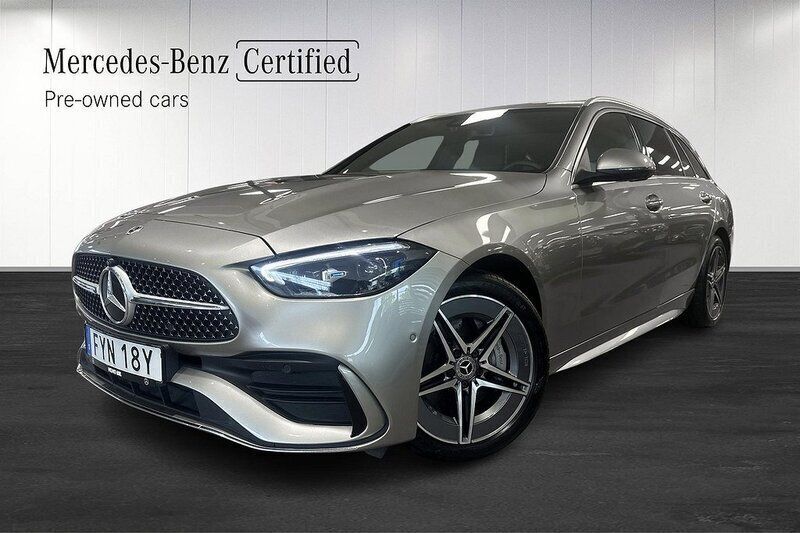 Silver Begagnad 2023 Mercedes C300e Premium Kombi | 538 999 kr (Marknadspris) - Bild 1/4