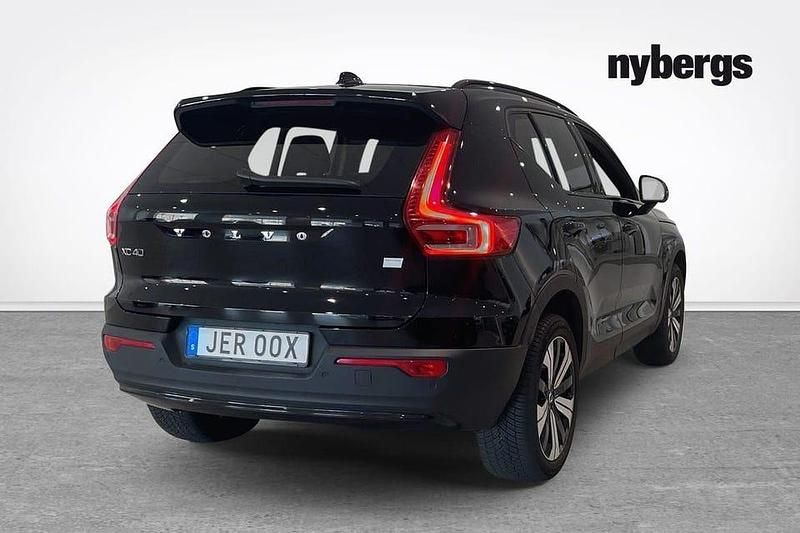 Begagnad Volvo XC40 Core 185 kW (252 HK) 2023 Svart SUV
