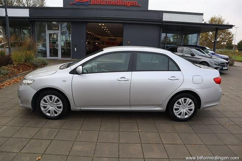Silver samma som bilen Begagnad 2008 Toyota Corolla Sedan | 44 900 kr (Marknadspris) - Bild 1/4