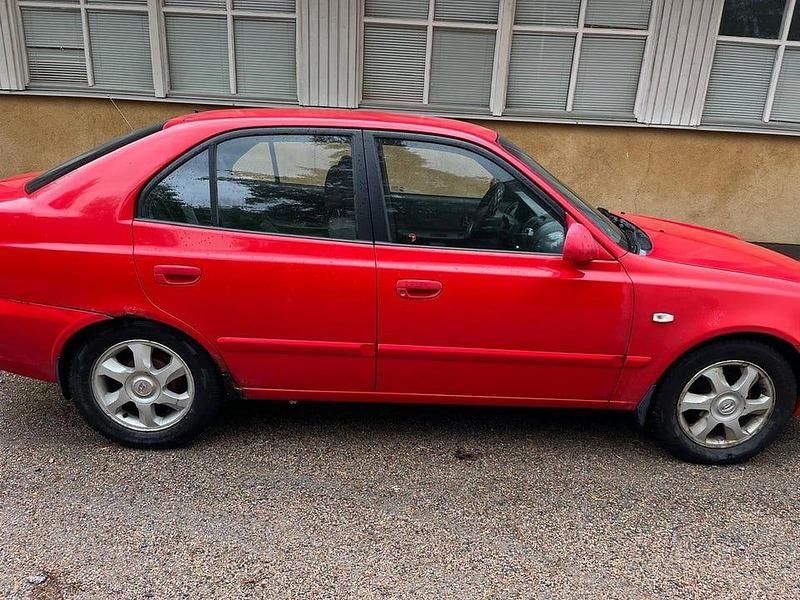 Begagnad Hyundai Accent 105 HK (77 kW) 2003