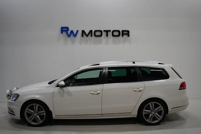 Begagnad VW Passat R-line 170 HK (125 kW) 2012 Vit Kombi