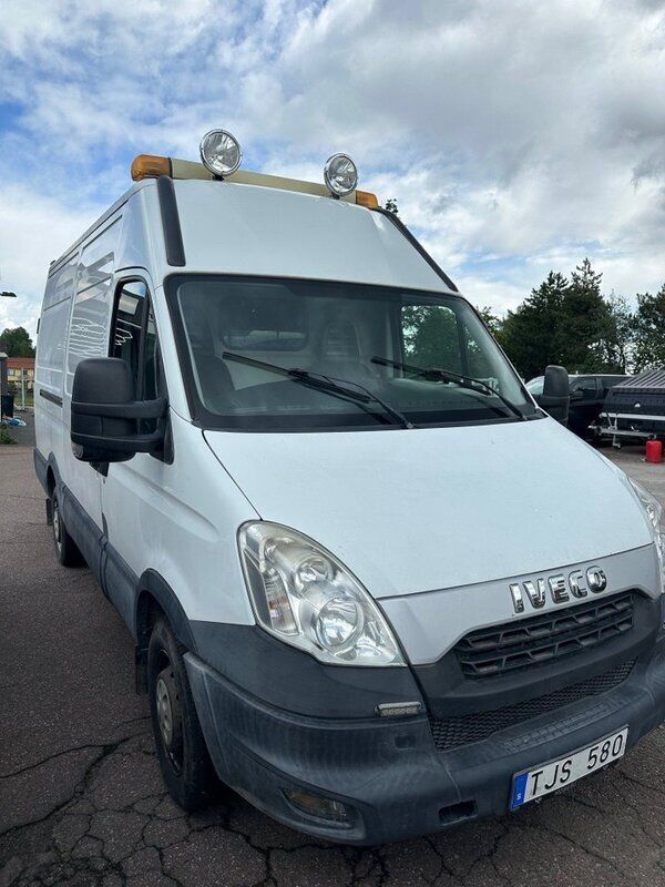 Vit Begagnad 2013 Iveco Daily Van | 85 000 kr (Bra pris) - Bild 1/4