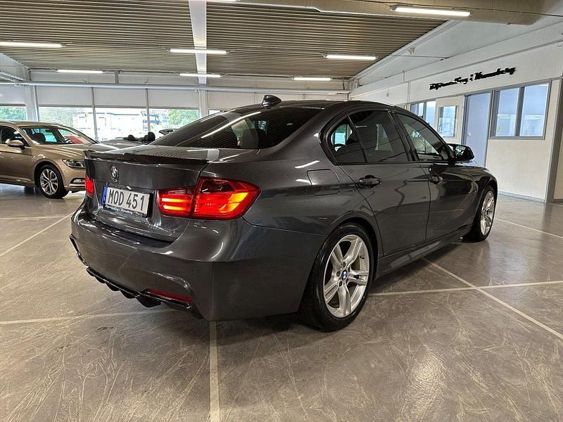 Begagnad BMW 320 M Sport 184 HK (135 kW) 2014 Grå Sedan