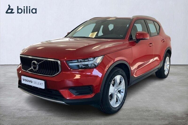 Röd Begagnad 2022 Volvo XC40 Momentum SUV | 309 900 kr (Marknadspris) - Bild 1/3