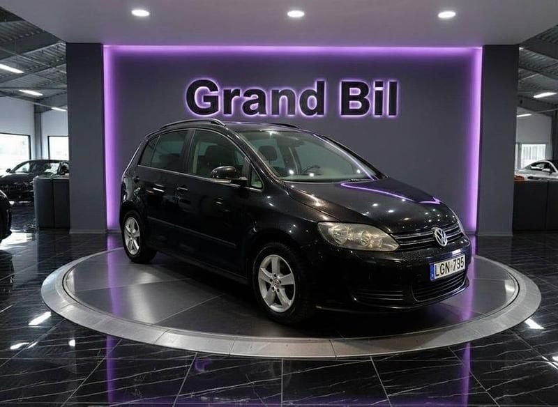 Begagnad VW Golf Plus Cross 105 HK (77 kW) 2012 Svart Minibuss