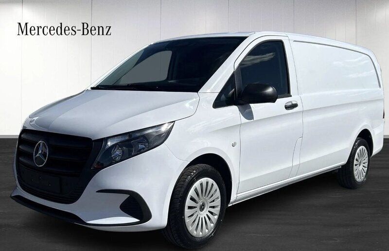 Vit Ny 2025 Mercedes Vito Minibuss | 556 375 kr (Superpris) - Bild 1/4