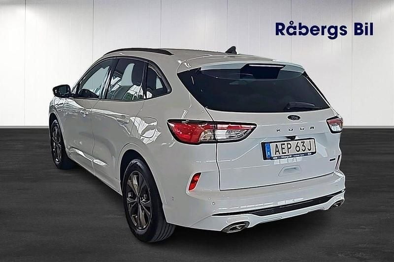 Begagnad Ford Kuga Business Edition 225 HK (165 kW) 2022 Vit SUV