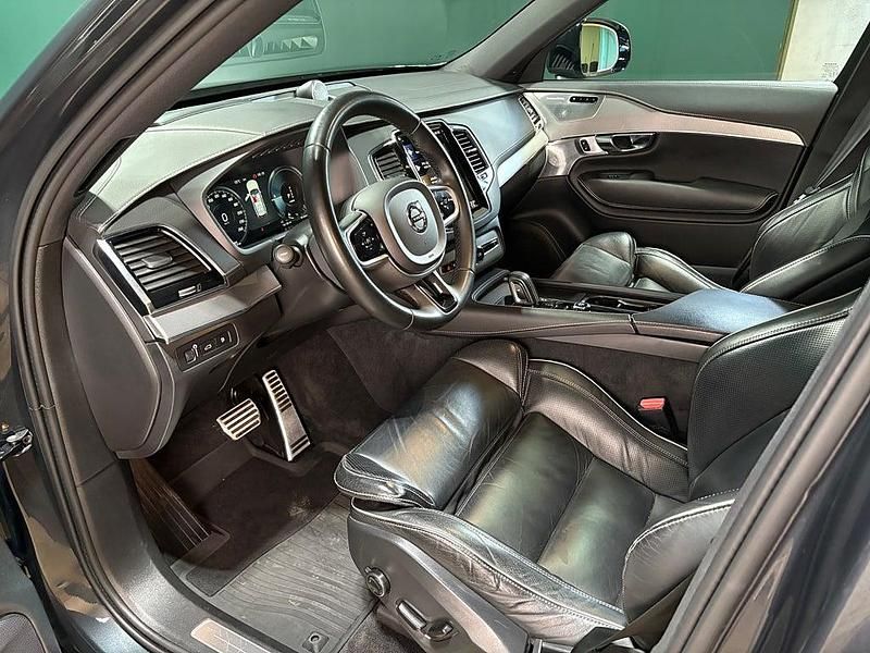 Begagnad Volvo XC90 R-Design Pro 392 HK (288 kW) 2021 Grå SUV