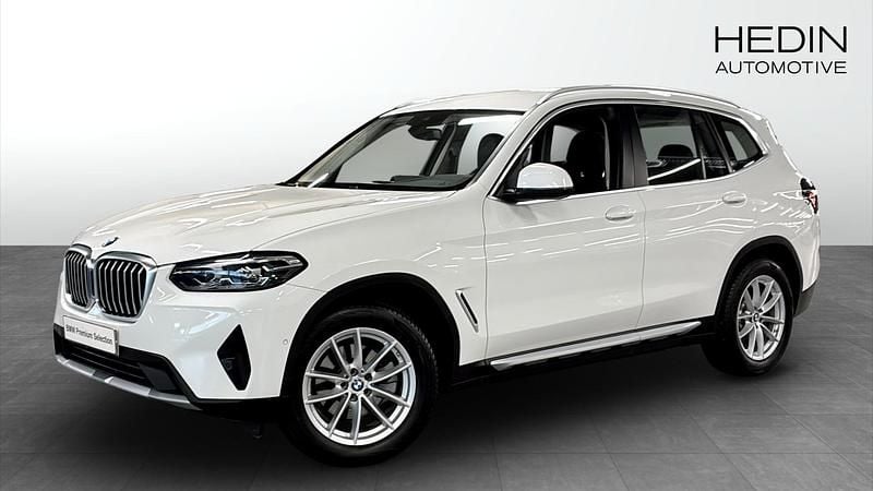 Vit Begagnad 2022 BMW X3 SUV | 437 700 kr (Superpris) - Bild 1/4