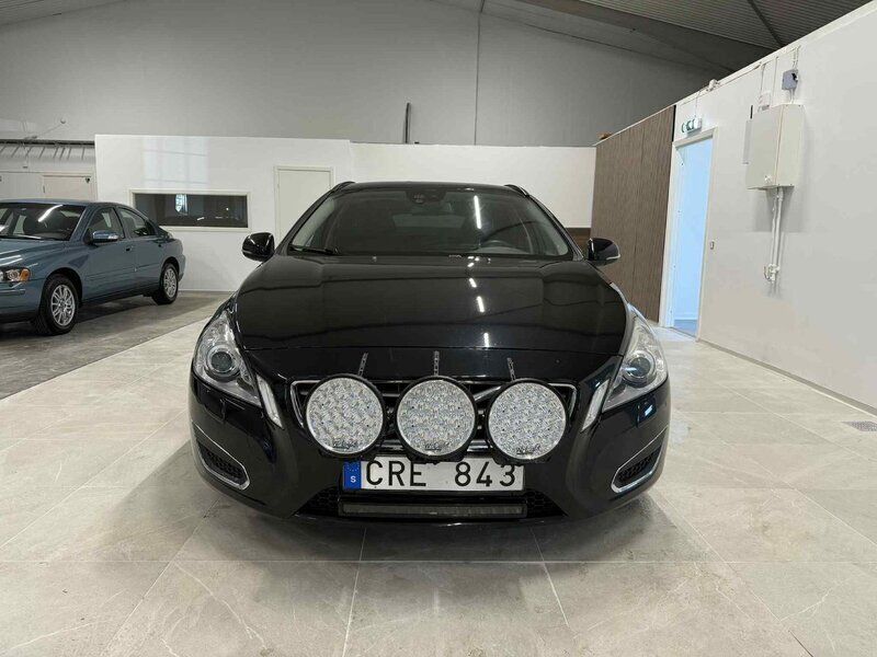 Begagnad Volvo V60 Momentum 150 HK (110 kW) 2011 Svart Kombi