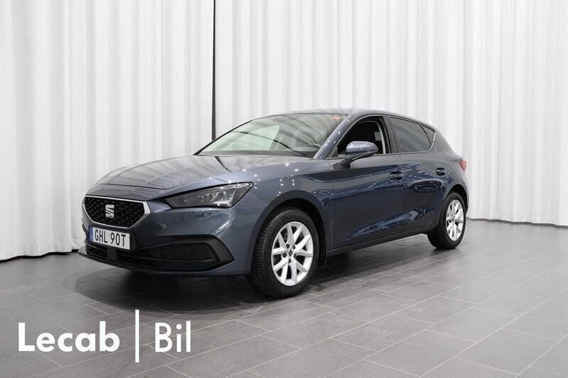 Grå Begagnad 2022 Seat Leon Style Kombi | 199 500 kr (Marknadspris) - Bild 1/4