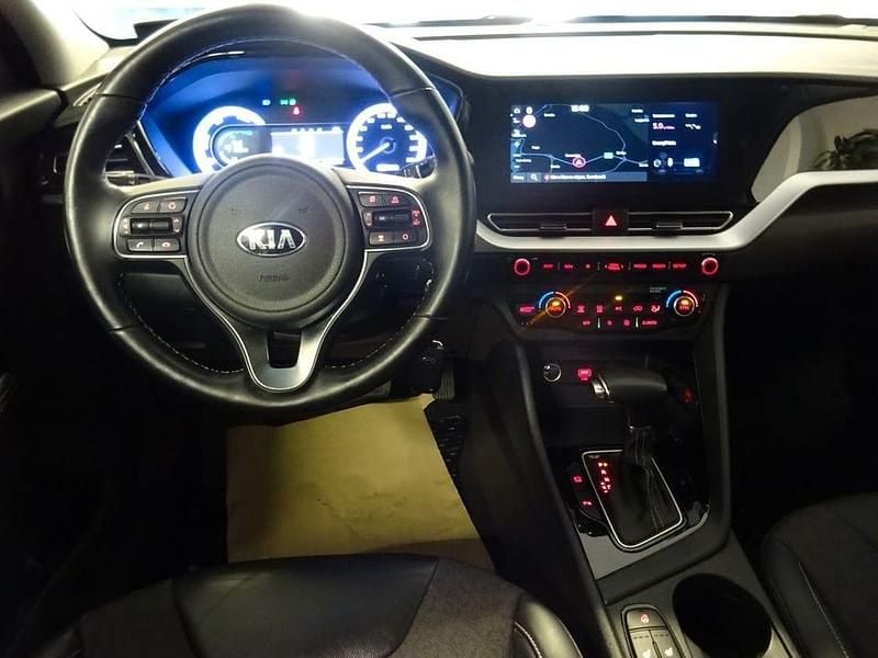 Begagnad Kia Niro Advance 141 HK (103 kW) 2019 Röd SUV
