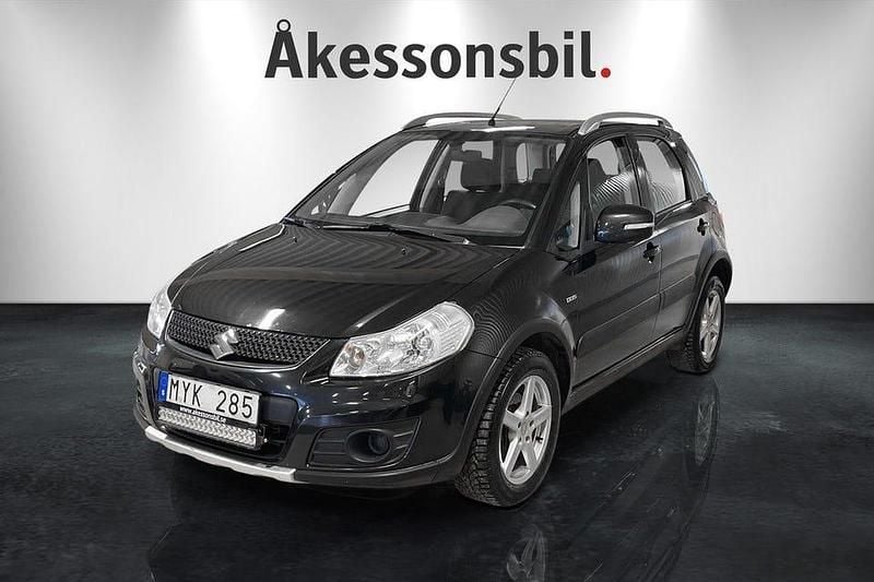 Begagnad Suzuki SX4 135 HK (99 kW) 2012 Svart SUV
