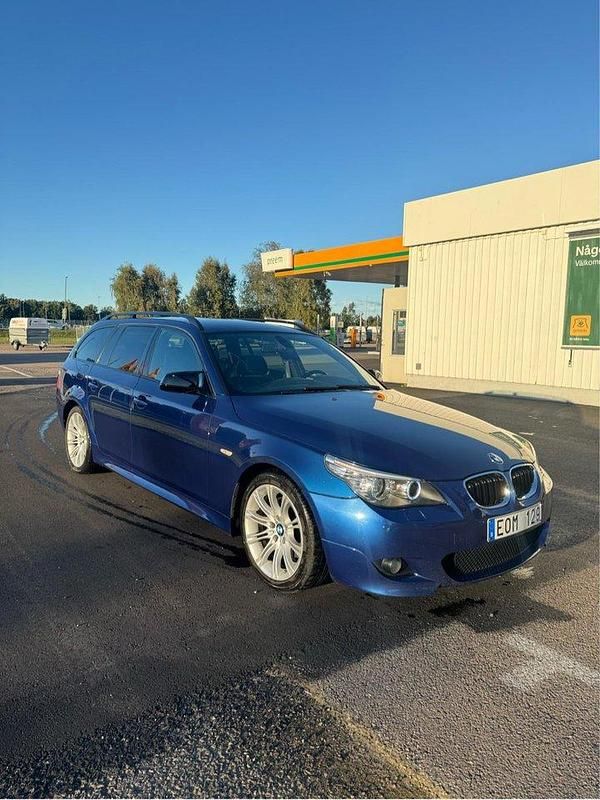 Begagnad 2010 BMW 525 Kombi | 90 500 kr - Bild 1/4
