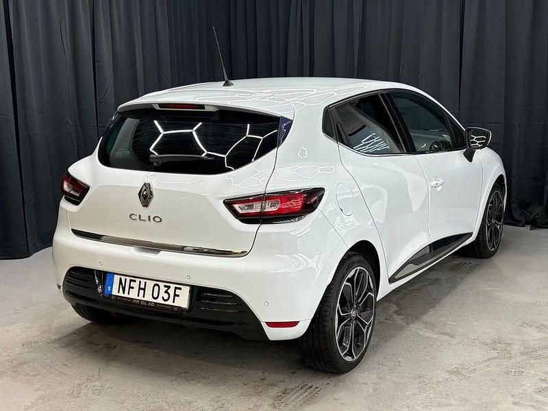 Begagnad Renault Clio IV Intens 90 HK (66 kW) 2019 Vit