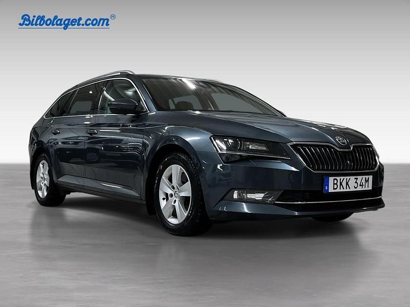 Begagnad Skoda Superb 192 HK (141 kW) 2019 Grå Kombi