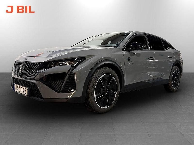 Grå Begagnad 2024 Peugeot 408 GT GTi SUV | 309 900 kr (Marknadspris) - Bild 1/3