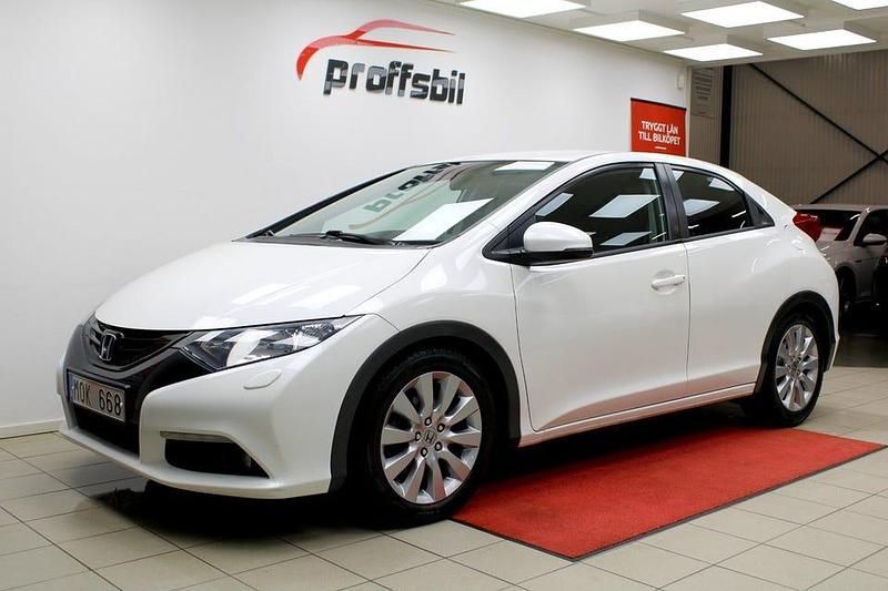 Begagnad Honda Civic Sport 141 HK (103 kW) 2012 Vit Halvkombi