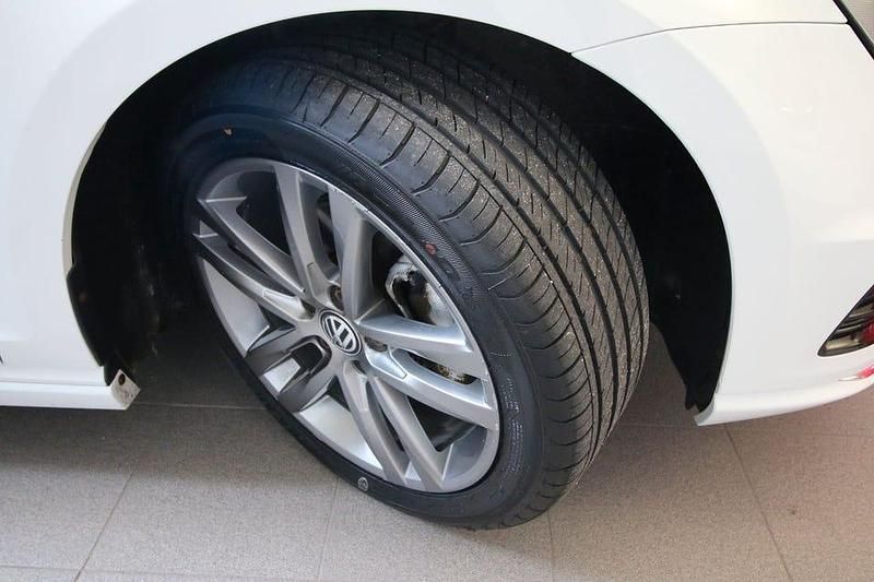 Begagnad VW Golf VII GT 150 HK (110 kW) 2016 Vit Kombi