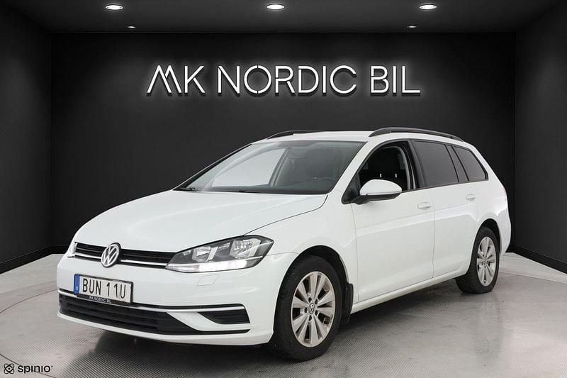 Vit Begagnad 2019 VW Golf VII Kombi | 134 900 kr (Marknadspris) - Bild 1/4