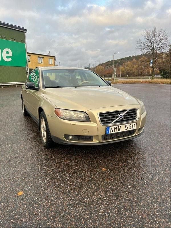 Brun Begagnad 2007 Volvo S80 Kinetic Sedan | 42 000 kr (Bra pris) - Bild 1/4