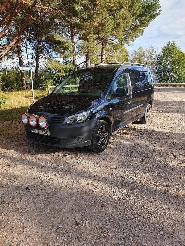 Svart Begagnad 2014 VW Caddy Maxi Minibuss | 92 000 kr (Lite dyr) - Bild 1/4