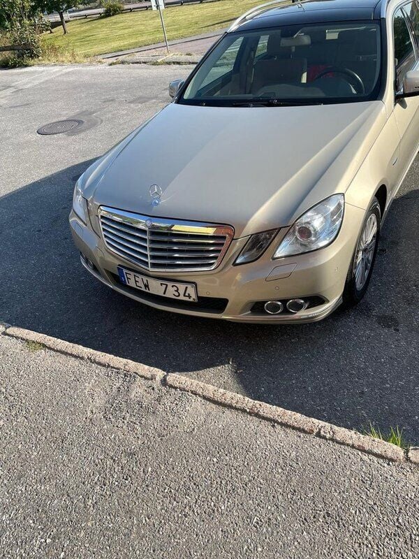 Brun Begagnad 2010 Mercedes E250 Kombi | 99 000 kr (Bra pris) - Bild 1/4